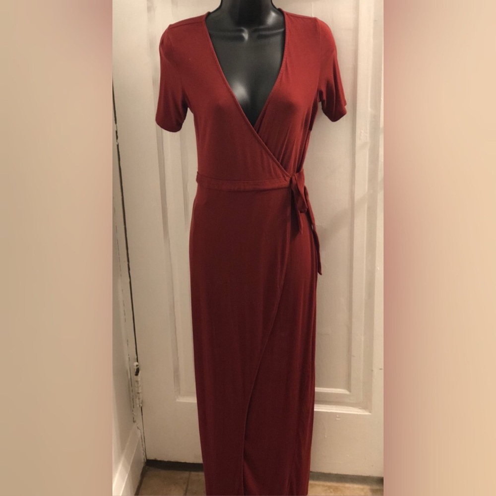 Women’s deep V-cut wrap dress